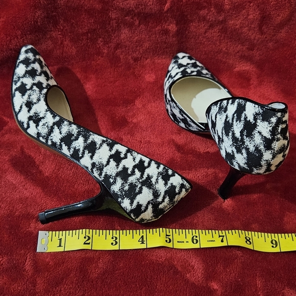 Anne Klein Black and White Houndstooth Heels - Picture 10 of 11